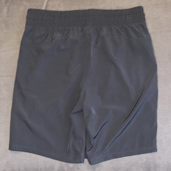 NWT.  Men’s Tek Gear Shorts.  Size M. - Picture 3 of 5